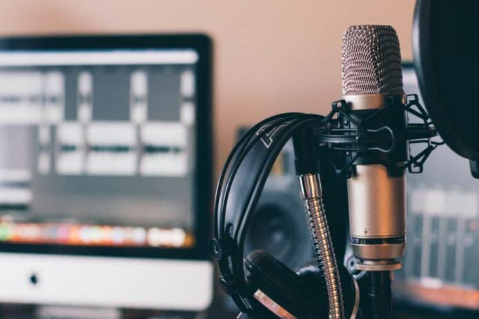 le-fridman-publishes-full-podcast-transcripts